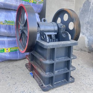 Trituradora de mandíbula de motor diésel portátil para minería de agregados de mineral de oro y hormigón utilizada en aplicaciones portátiles - Product Image 6