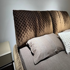 Set Camera da Letto Moderno Queen Size, Letto Matrimoniale in Velluto per Hotel, Arredamento Camera da Letto di Lusso, Letto King Size in Legno - Product Image 4