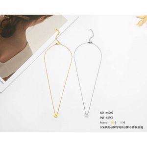 Collana in acciaio inossidabile con ciondolo a H monofacciale da 1 cm per donna, accessorio gioiello - Product Image 1