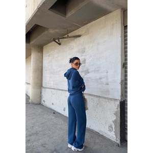 Survêtements de l'équipe Blue Agostina - Product Image 1