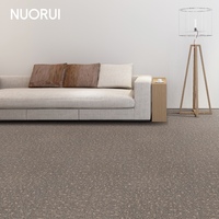 Pflegeleichte Teppichfliesen mit Sprenkelmuster aus Nylon mit PE-Rücken 50x50 Modulare Bürobodenbeläge für stark frequentierte Bereiche