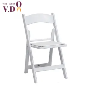 Chaises rembourrées pliantes en résine plastique blanche Chaise de jardin extérieure pour mariages