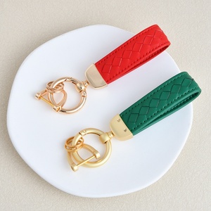 Porte-clés en cuir PU personnalisé avec logo de marque, impression sérigraphique, taille et couleur personnalisées, haute qualité, vente en gros - Product Image 3