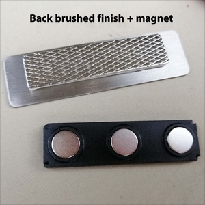 カスタムパーソナライズされたファッション金属従業員名バッジUV印刷電気メッキ仕上げマグネットネームプレート広告用 - Product Image 5