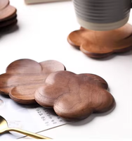 Sous-verre en bois de noyer moderne et unique, forme de fleur, design créatif, isolant thermique