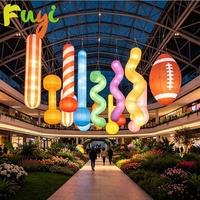 Ensemble d'art suspendu gonflable géant durable et écologique avec formes lumineuses pour les halls d'exposition