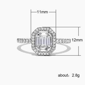 Anello a Forma di T con Cristalli Taglio Quadrato per Donne, Dettagli in Pavé, Elegante Accessorio di Moda per Uso Quotidiano - Product Image 5