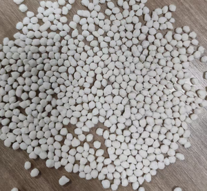 Granuli e Cristalli di Solfato di Ammonio. La capacità di produzione giornaliera è di 3.000 tonnellate. Possono essere esportati in grandi quantità. - Product Image 6