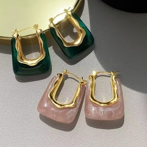 Orecchini a Perno in Acrilico e Resina con Granato, Placcati in Oro 18K, Design Geometrico - Regalo per Donne - Product Image 1