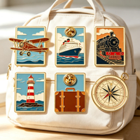 Ensemble de broches vintage en émail sur le thème du voyage : avion, bateau de croisière, train, phare, valise, boussole – Broches métalliques pour revers, sacs à dos et vêtements