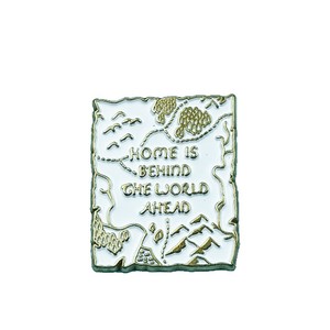 Broche Minimalista con Paisaje Montañoso, Insignia Metálica Personalizada con Letra Inglesa Geométrica, Accesorio Decorativo Versátil en Stock - Product Image 5