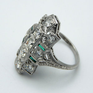 Glamorous 2.75ct Diamante y anillo de platino Esmeralda - Product Image 3