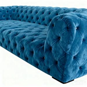 โซฟาสามที่นั่งกำมะหยี่สีน้ำเงินรอยัลสุดหรูหรา ตกแต่งด้วยกระดุมแบบทัฟท์ สไตล์ตะวันออกกลาง พร้อมดีเทลสีทอง สำหรับห้องนั่งเล่นขนาดใหญ่ - Product Image 3