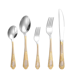 Juego de Cubiertos Europeos de Lujo de Acero Inoxidable Dorado Ecológico con Soporte para Boda, para Restaurante (Cuchillo, Tenedor, Cuchara de Postre) - Product Image 1