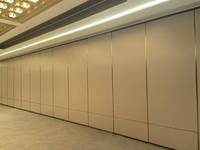 Cloison de séparation de bureau modulaire moderne (sans rail au sol) en MDF avec structure métallique, épaisseur 18-22 mm, cloison suspendue pour bureaux