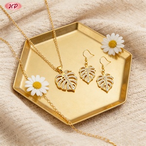 Parures de bijoux fantaisie Hengdian plaqué or 18 carats, motif feuille de Monstera creuse, zircon AAA, pour femmes, idéales pour l'été et les rendez-vous (vente en gros) - Product Image 6