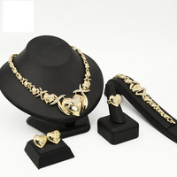 Nouvel Arrivage – Parure de Bijoux de Mariage Plaqué Or 24K Véritable de Dubaï avec Breloque Cœur Diamantée, Idéale pour la Mariée – Collection Tendance pour Femme