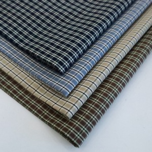 Tissu à carreaux en <span class=keywords><strong>tartan</strong></span> tissé 115gsm pour garçons filles vêtements pour enfants chemises pour femmes pantalons habillés - Product Image 2