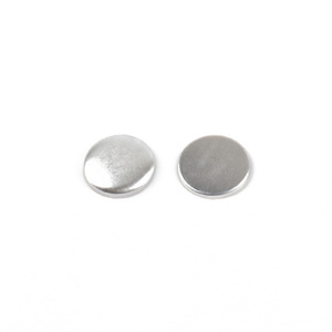 Boutons de vêtement en tissu à dos plat personnalisés avec capuchon en aluminium écologique Guanfeng - Product Image 2