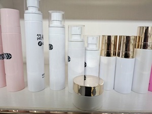 Nouvel Arrivage Prix Usine Bouteilles Pompe à Lotion en PET Couleur Macaron Grande Capacité Rechargeable pour Shampoing et <span class=keywords><strong>Gel</strong></span> Douche Logo Personnalisé - Product Image 4