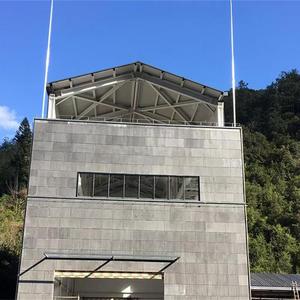 แผ่นผนังภายนอกกันไฟระดับ A1 รุ่นโมเดิร์น แผ่นซีเมนต์เชรา 6 มม. แผ่นไฟเบอร์ซีเมนต์กันน้ำ น้ำหนักเบา - Product Image 3