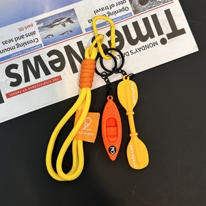 Porte-clés Mini Kayak et Pagaie en PVC Souple, Breloque de Sac Canoë, Pendentif Créatif pour Sac à Dos Sports Nautiques, Souvenir de Compétition de Kayak, Cadeau - Product Image 4