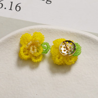 Décoration de robe de mariée faite à la main, roses tricotées petites et élégantes, fleurs 3D à coudre, applique perlée pour chapeau