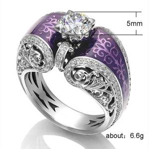 Anello in Resina con Motivo a Filigrana Traforata, Elegante Gioiello da Donna per Anniversario e Uso Quotidiano - Product Image 3