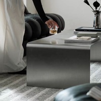 Table basse rectangulaire moderne en acier inoxydable gris pour salon contemporain, hôtel ou appartement