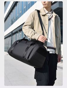 Nouveau sac de sport unisexe de luxe, imperméable, en cuir PU, avec poignée confortable, sac à bandoulière de loisirs - Product Image 6