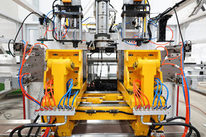 Machines de soufflage automatique de bouteilles en plastique PP PE 500ML 1L 2L 4L Machine de moulage par soufflage de bouteilles de <span class=keywords><strong>5</strong></span> <span class=keywords><strong>litres</strong></span> gallons - Product Image 5