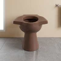 WC monobloc en céramique rose, à fixation au sol, avec siphon en S, double chasse et abattant à fermeture douce