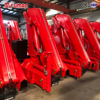 Grue de 5 tonnes, vente chaude, télécommande, sections hydrauliques, camion grue, bras articulé, réservoir d'huile, stabilisateurs arrière