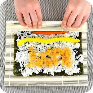 Utensilios para hacer sushi: tapete de bambú para enrollar sushi, tapete para sushi, tapete para rollos de arroz con algas, tapete blanco para sushi, rollo de arroz con algas, bambú - Product Image 1