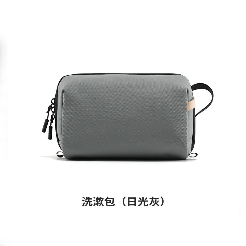 สีเทาอ่อน