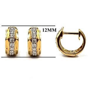 Boucles d'oreilles créoles Huggie pour femme, design décontracté et audacieux, en or massif 18 carats plaqué or, avec diamant 100% naturel, pour mariage - Product Image 2