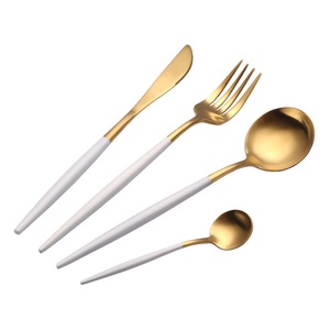 Juego de cuchillos y tenedores de oro de <span class=keywords><strong>Portugal</strong></span> de alta calidad, juego de cubiertos de lujo, juego de acero inoxidable para comedor, Hotel, eventos de boda - Product Image 1