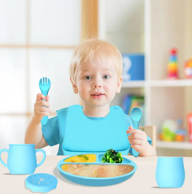 Assiette à dîner pour bébé Couverts pour bébé Ventouse anti-chute Cuillère à manger Fourchette Ensemble d'assiettes à dîner en silicone