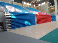 Tribunes rétractables peu encombrantes, gradins télescopiques personnalisables, sièges mobiles pour sites sportifs polyvalents