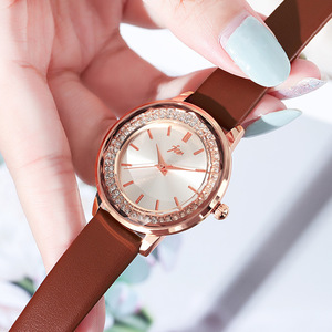 Relojes de pulsera con diseño de cielo estrellado para mujer, estilo INS para estudiantes, correa de cuero, relojes de cuarzo al por mayor - Product Image 6