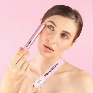 Venta caliente 4D Volumen <span class=keywords><strong>Flash</strong></span> Curling Máscara de secado rápido Crema mineral barata Pestañas Suero líquido Alargamiento de pestañas Engrosamiento - Product Image 6