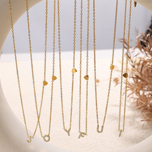 Collier avec pendentif lettre en acier inoxydable plaqué or 18 carats avec incrustation de zircon, bijoux tendance, cadeau pour femmes - Product Image 1