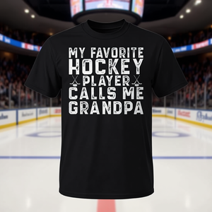 Mon t-shirt préféré avec l'inscription « Mon joueur de hockey m'appelle grand-père » - Product Image 3