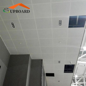 <span class=keywords><strong>Plaque</strong></span> de <span class=keywords><strong>plafond</strong></span> suspendu en aluminium <span class=keywords><strong>600x600</strong></span> pour hôpital - Product Image 2
