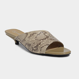 صندل نسائي مثير رائج للنوادي الليلية بكعب منخفض وطبعة جلد الثعبان البيج، تصميم عصري للصيف بمقدمة مربعة - Product Image 1
