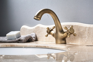 Usine Haute Qualité Antique <span class=keywords><strong>Double</strong></span> Poignée Robinet Salle De Bains Lavabo <span class=keywords><strong>Mitigeur</strong></span> avec Céramique Vanne Core Monture Monotrou - Product Image 5