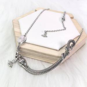 Colección Año de la Serpiente de la Imperatriz Viuda Occidental: Pendientes de Eslabones Geométricos Distintivos y Collar de Moda para Clavícula - Edición Limitada - Product Image 1