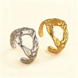 Modischer Ring aus Edelstahl mit Hohlem Augenmotiv und Flüssigkeit, Eleganter Flüssigkeits-Augenring aus Edelstahl - Product Image 6