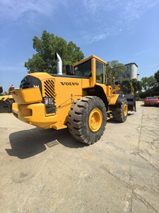 Chargeuse sur pneus Volvo L150E d'occasion, 15 tonnes, faible nombre d'heures de fonctionnement, Volvo L150E pour la construction - Product Image 4
