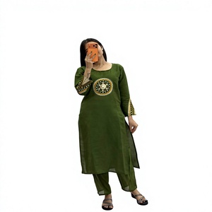 Traje de Algodón Verde hasta el Tobillo para Mujer con Bordado Dorado, Estilo Tradicional Indio Pakistaní, Corte Holgado, Ropa Casual - Product Image 1